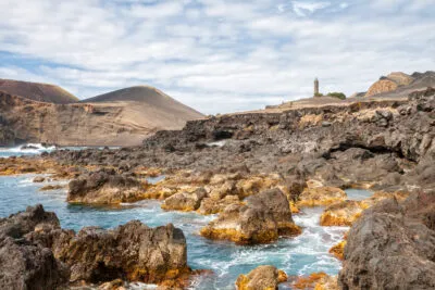 Azoren Faial eiland Capelinhos Rotsen Kust Klif Vuurtoren