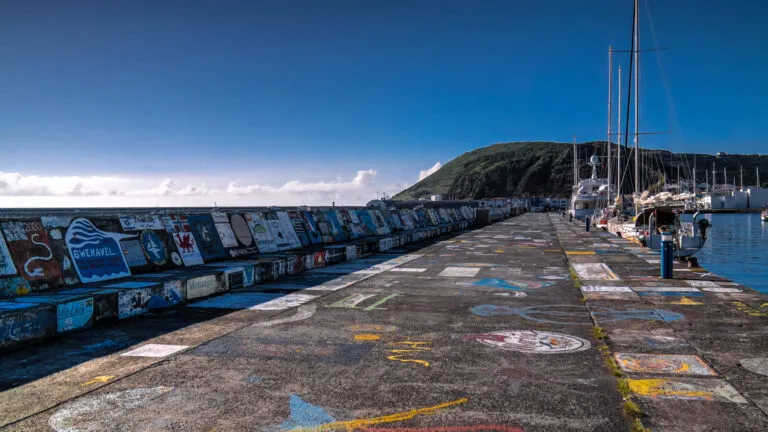 Azoren eiland Faial Horta haven schilderingen