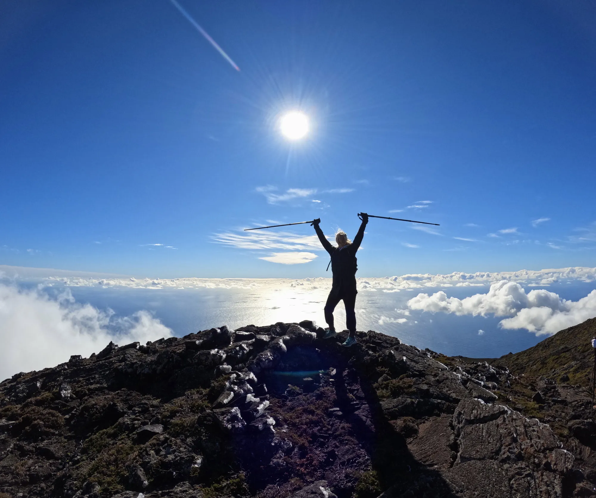 Azoren Pico Mreiziger beklimt berg uitzicht wolken