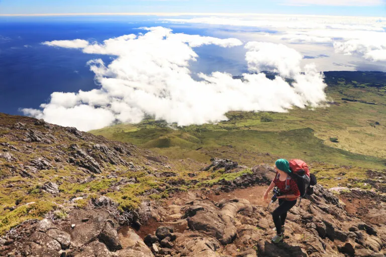 Azoren Pico Mount Pico Mens Backpacker View Ponta do Pico