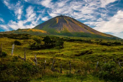 Azoren Pico Ponta Do Pico Vulkaan Wolken Groen landschap
