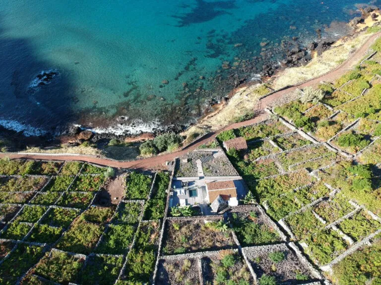 Azoren Santa Maria Vigia Da Areia drone zicht