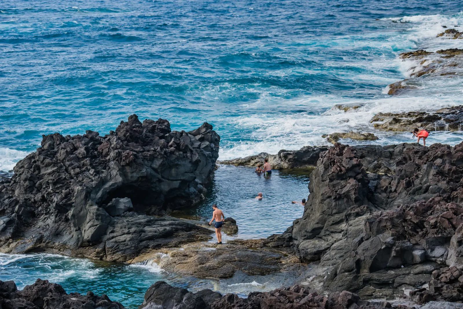 Azoren Sao Miguel Van Furnas Reizigers Zwemmen in warm natuurbad