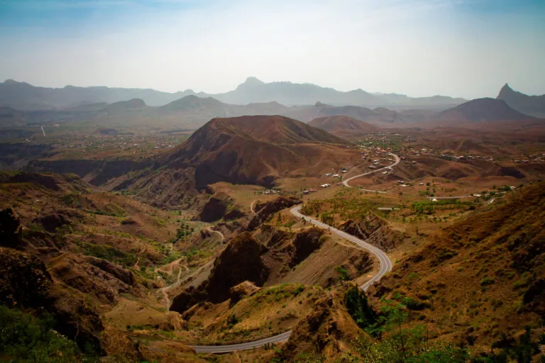 Weids uitzicht op het landschap van Serra Malegueta op het eiland Santiago