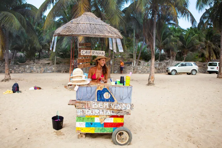 Kaapverdie Santiago Tarrafal Strand Barvrouw