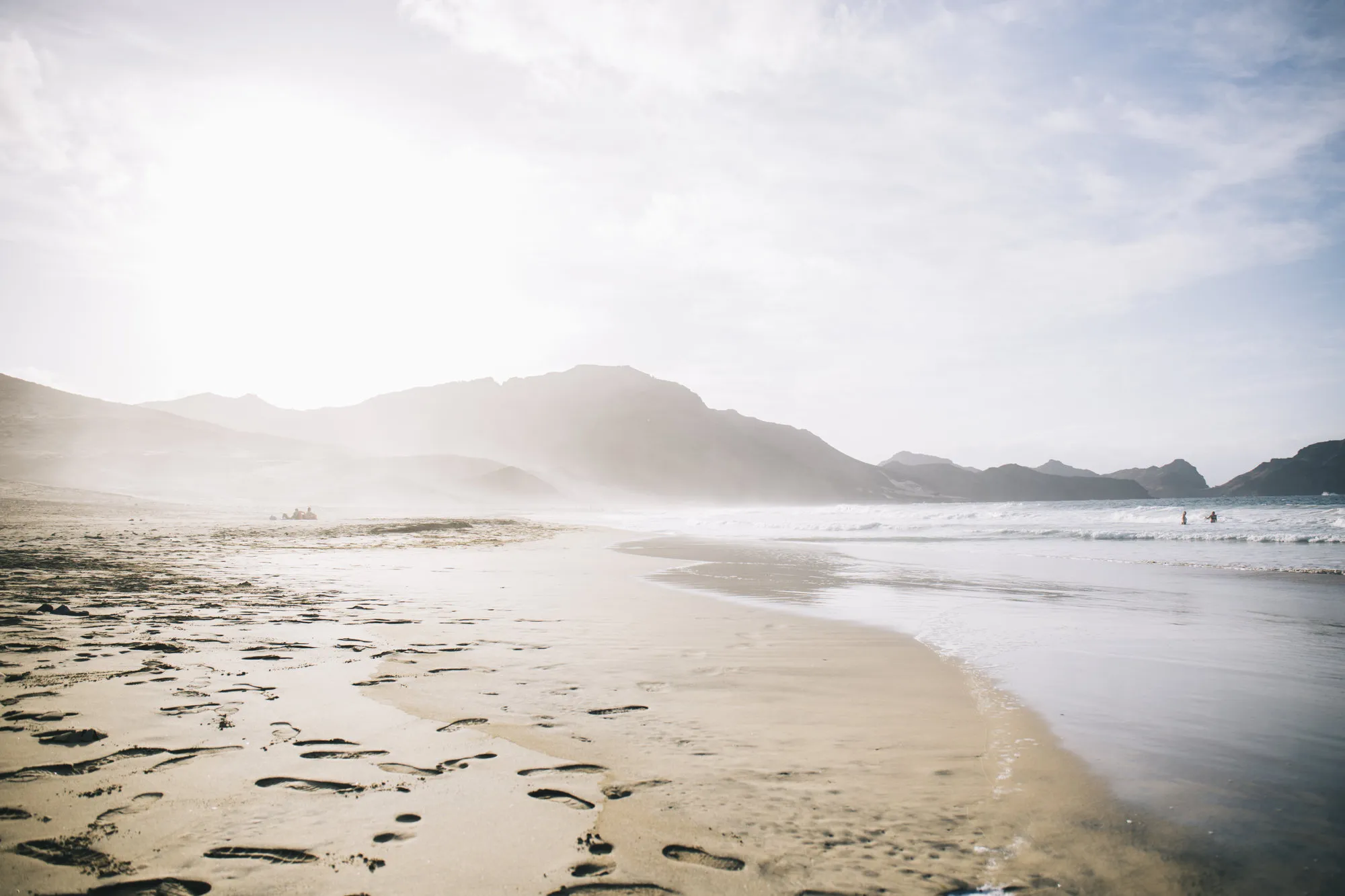 Mooie witte zandstranden sieren de kustlijn van São Vicente.