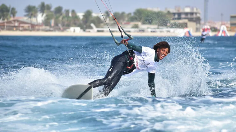 kitesurf wedstrijd kaapverdie kitesurfer