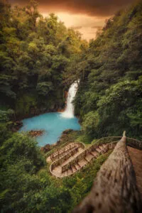 Waterval van Tenorio van Volcan in de Wildernis in Costa Rica