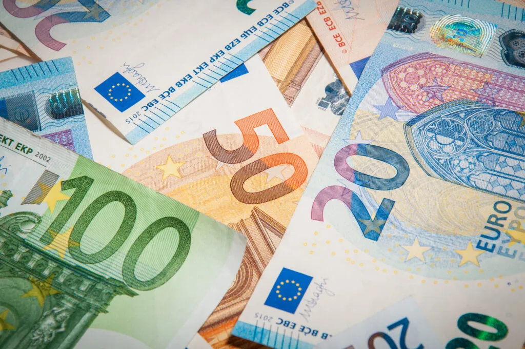 Briefgeld van 20, 50 en 100 euro